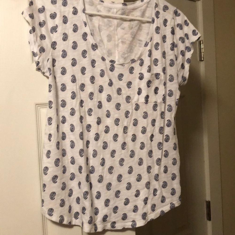 Gap tee shirt